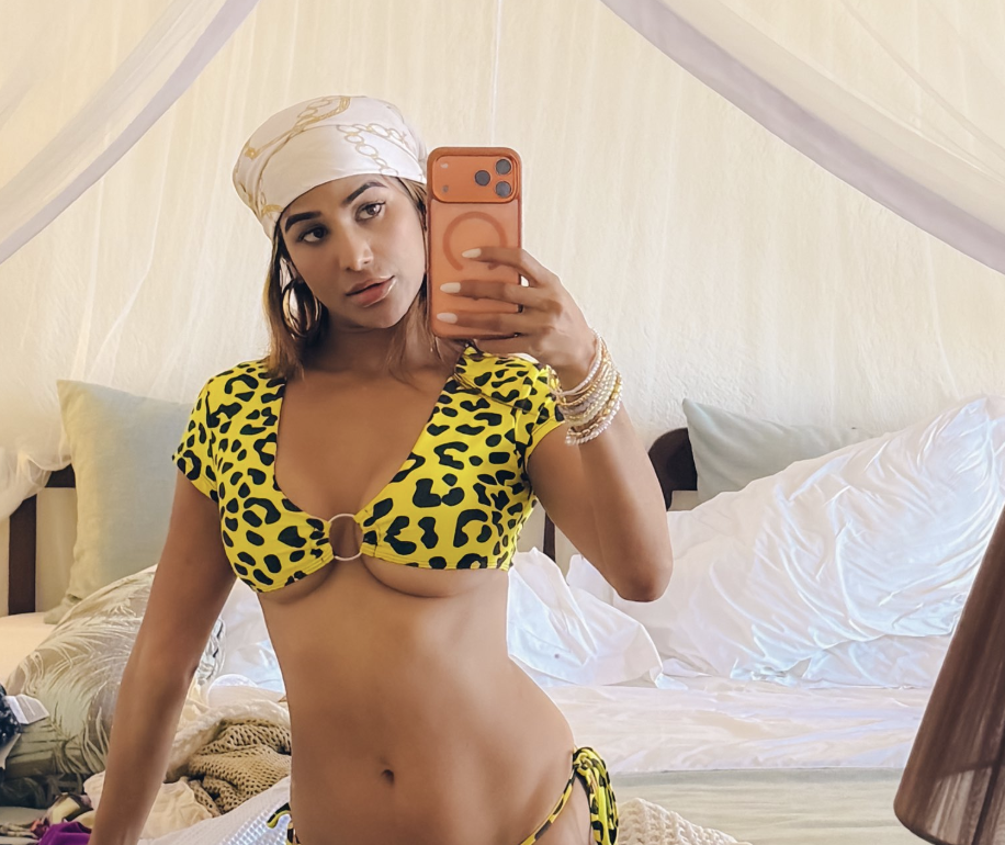 Poonam Pandey (@poonampandeyvipclub)-indian-onlyfans-models